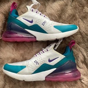 Womens Air Max 270’s